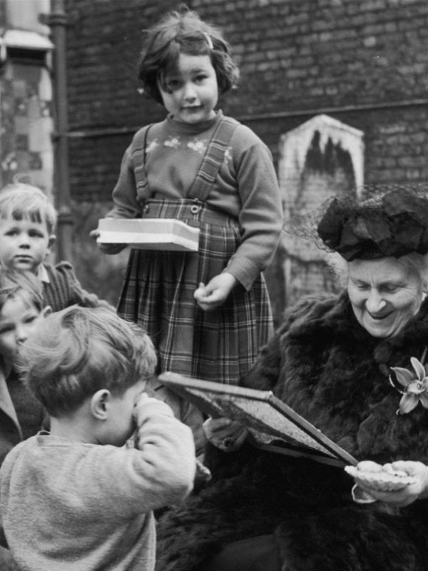 JUP458dc7_obycejne_zeny_13_Maria_Montessori_02-1-e1551115534656