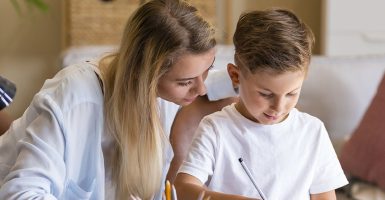 mama-frente-a-los-deberes