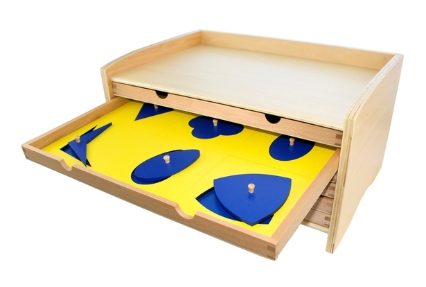 Gabinete de geometría Montessori